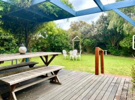 Family Holiday Home, vacation home in Inverloch