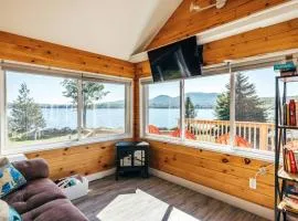 Lakefront Stunning Home, only 30 min to Sugarloaf!