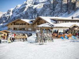 Passo Sella Dolomiti Mountain Resort, hotel em Selva di Val Gardena