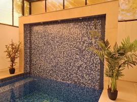 Amazing Villa in Muscat, hotel i Seeb