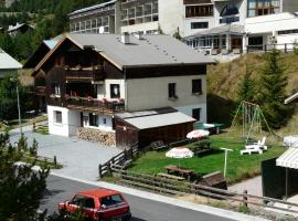 Chalet les Ombrettes, hotell sihtkohas Ceillac