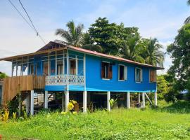 Old Bocasso: Bocas Town şehrinde bir hostel