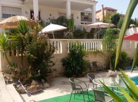 Chalet Urbanización Alcolea, cabin nghỉ dưỡng ở Córdoba