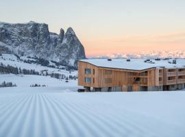 ICARO Hotel, hotel en Alpe di Siusi