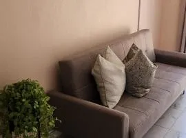 Cozy Batchelor Labiance