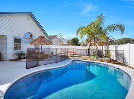 Jax Beach Luxury Oasis W/ Private Pool/Jacuzzi Tub, hotel with jacuzzis in Jacksonville Beach
