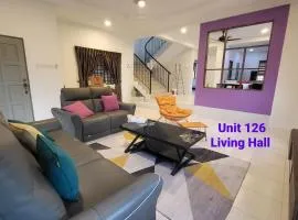 Ipoh Family Villa-Spacious Stay for 21 or 42Pax