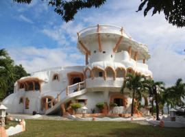 Poctoy에 위치한 반려동물 동반 가능 호텔 Flintstone cave house