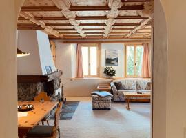 Chesa Coronella, apartment in La Punt-Chamues-ch