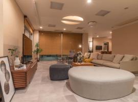 Bijou Suites AI PREMIUM, cabaña en Osaka