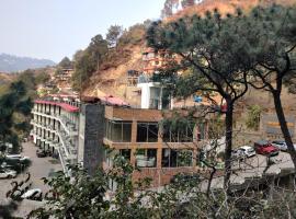 Wood Creek Resort & Spa Kasauli, хотелски комплекс в Касаули