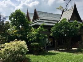 MrT Riverside Sampran มิสเตอร์ที โฮมสเตย์-ช้องนาง, ваканционно жилище в Sam Phran
