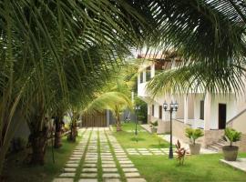 Residencial Jardim Imbassai 4 apt mobiliado com piscina, מלון במאטה דה סאו ז'ואאו