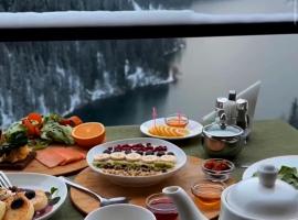 Kolsay Lakes Town, hotel em (( Gornyy Gigant ))