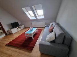 Bohém Apartman, hotel v destinaci Nyergesújfalu