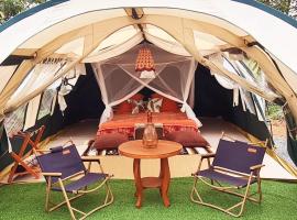 Villa Noina Glamping, luxury tent in Ban Nong Takhain