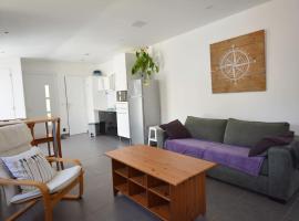 Grand studio indépendant avec jardin, self-catering accommodation sa Goussainville