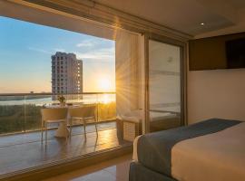 Suites Malecon Cancun: Cancún şehrinde bir otel
