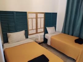 Bus Stop House 84, caba&ntilde;a o casa de campo en Funchal