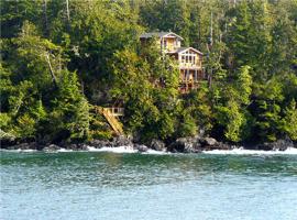 Reef Point Oceanfront Bed and Breakfast, hotel with jacuzzis in Ucluelet