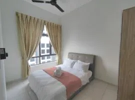 2Bedroom 5 Mins to MidValley 10 Mins to CIQ