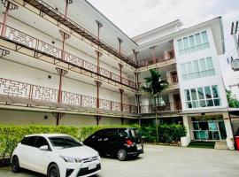 INN Kham Apartment, къща за гости в Чианг Май