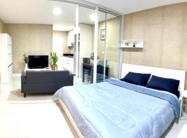 Ban Khlong Samrong에 위치한 호스텔 Bitec Bts Bangna New Luxury room