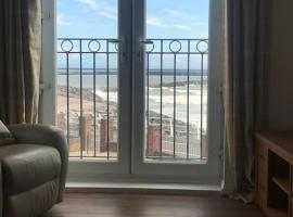 Beachfront pet friendly townhouse, Stunning views, hotel with parking in Port Talbot