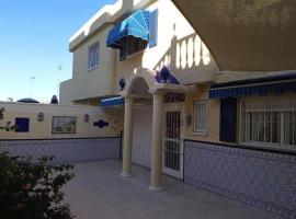 HOLIDAY CHALET BENIDORM, hotel en Benidorm