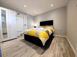 Private Room in Exclusive Apartment, hospedagem domiciliar em Aberdeen