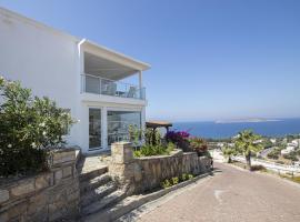 Amazing Duplex House with Sea View in Bodrum, hotel amb piscina a Gümüşlük