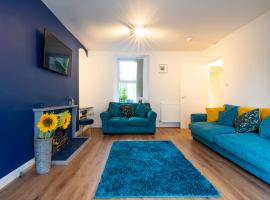 Newly-renovated, mid-terrace cottage in Porthmadog, h&ocirc;tel pas cher &agrave; Porthmadog