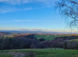 Ferienwohnung Lucy am Lonitzberg, budgethotell i Steinakirchen am Forst