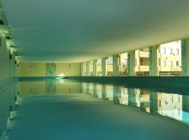 WEG Haus KMB Seeappartement am Ossiacher See, Hallenbad, Skiarena Gerlitzen, khách sạn ở Tschöran