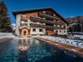 Hotel La Rouja, hotell i Champoluc