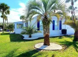 Beach Paradise, steps to beach, huge private yard, great location