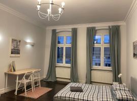 Spokojny Sen Quiet Rooms in Old Town, вариант проживания в семье в Познани