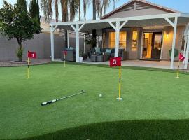 3bd Home near Scottsdale - Golf putting green, hotel s golf terenima u gradu 'Phoenix'