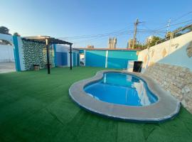 Casa con piscina en salinas cerca del mar, casă de vacanță din Salinas