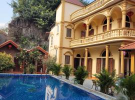 Tam Coc Mountain Lake Homestay, hotel with pools in Ninh Binh