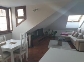 Apartamento Ático Cine Colón, hotel a Ribadeo