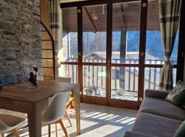 Home holidays- attico arc en ciel, Golfhotel in Sestriere