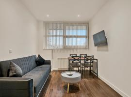 Modern 1 Bed by Heathrow Airport, apartment in London