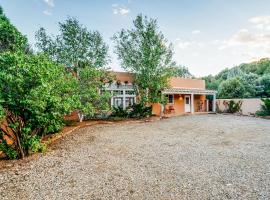 Casa Kiva, hotel with parking in El Prado