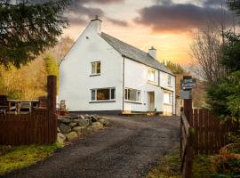 Silverbridge Lodge, cabin in Garve