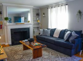 Franklin Park condo 5 mins from airport, Walk to Conservatory, allotjament vacacional a Columbus