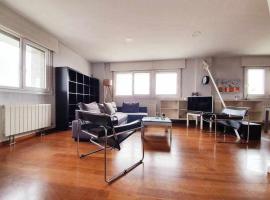 Loft estilo industrial a 5 minutos del centro, hotel perto de Feira de Valladolid, Valladolid