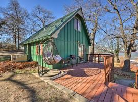 Lakefront Grove Cabin with Shared Boat Dock and Pool, hotel in Grove