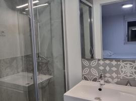 Chambres avec douche privative dans appartement partagé - Metro - Wifi
