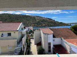 Apartments Edita, hotel v Rogoznici